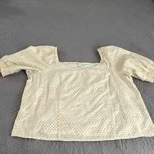 A puffy short sleeve a.n.a  top Size L color:cream with polkadot pattern
